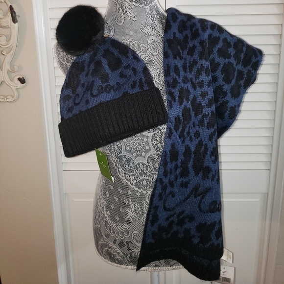 𝅺KATE SPADE LEOPARD MUFFLER AND BEANIE - Picture 1 of 5